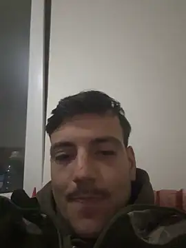 Snapshot of Bekooviva2 chatting on December 21, 3:52 pm Bekooviva2 online show from December 21, 3:52 pm