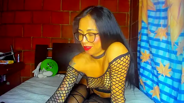 Emma  cumlovee online show from July 1, 11:34 am