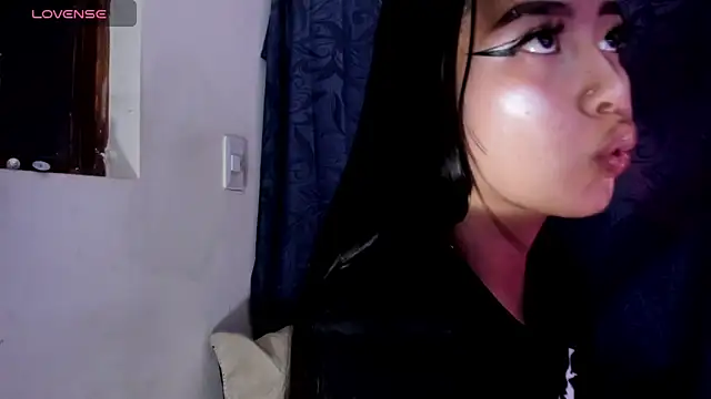 Snapshot of Viioleett_cum chatting on October 2, 3:19 pm Viioleett cum online show from October 2, 3:19 pm