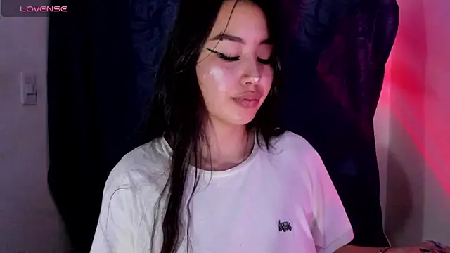 Snapshot of Viioleett_cum chatting on December 4, 4:05 pm Viioleett cum online show from December 4, 4:05 pm