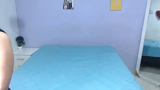 Snapshot of onixandghosty1 chatting on October 23, 7:01 pm onixandghosty1 online show from October 23, 7:01 pm