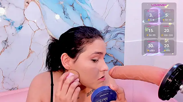 Snapshot of TIFFANY_GLOW__ chatting on October 25, 8:03 pm TIFFANY GLOW online show from October 25, 8:03 pm