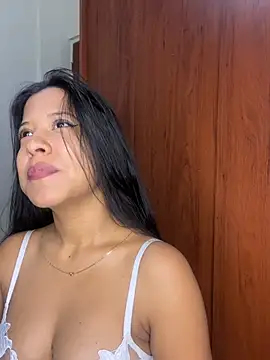 Snapshot of Kendra_C chatting on July 9, 12:37 am Kendra C online show from July 9, 12:37 am