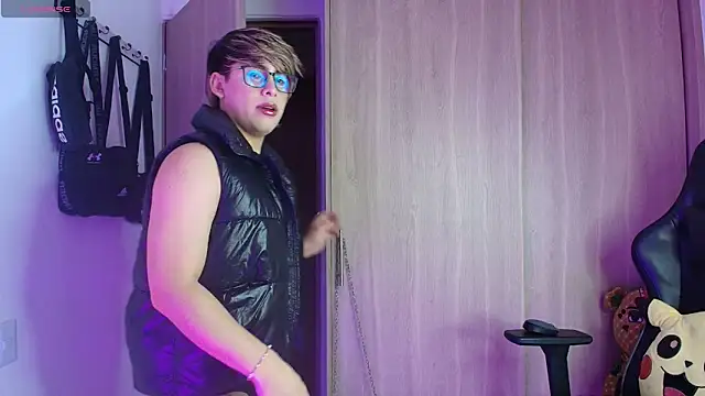 brunothompson3 online show from October 13, 12:43 am