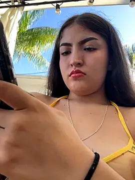 Snapshot of Gaby-Herrera chatting on October 18, 8:42 pm Gaby-Herrera online show from October 18, 8:42 pm