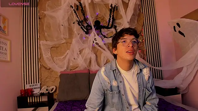 Snapshot of Desire_Ecstasy chatting on October 24, 1:07 pm Desire Ecstasy online show from October 24, 1:07 pm