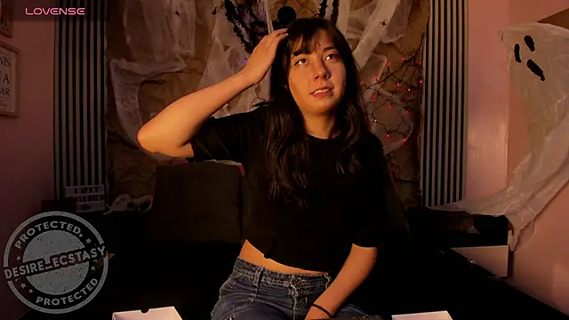 Snapshot of Desire_Ecstasy chatting on October 26, 1:28 pm Desire Ecstasy online show from October 26, 1:28 pm