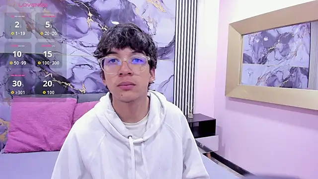 Snapshot of Desire_Ecstasy chatting on November 7, 1:33 pm Desire Ecstasy online show from November 7, 1:33 pm