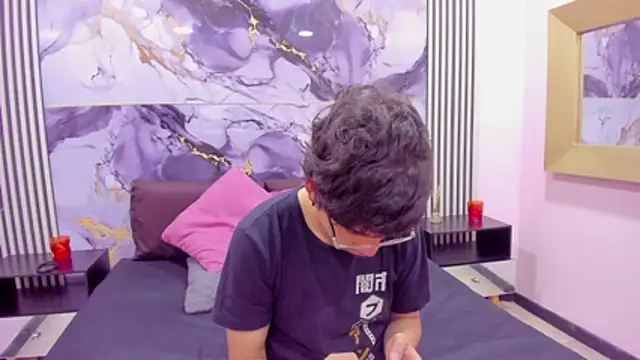 Snapshot of Desire_Ecstasy chatting on November 16, 12:55 pm Desire Ecstasy online show from November 16, 12:55 pm