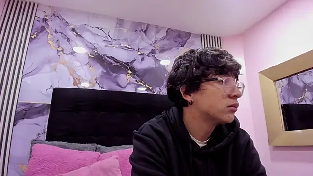 Snapshot of Desire_Ecstasy chatting on November 22, 12:59 pm Desire Ecstasy online show from November 22, 12:59 pm