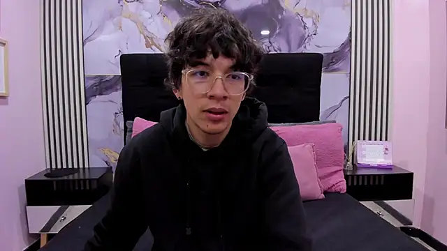 Snapshot of Desire_Ecstasy chatting on December 1, 1:27 pm Desire Ecstasy online show from December 1, 1:27 pm