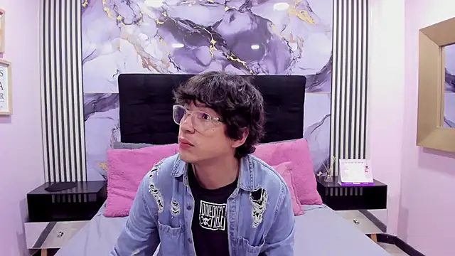 Snapshot of Desire_Ecstasy chatting on December 2, 1:05 pm Desire Ecstasy online show from December 2, 1:05 pm