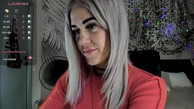 Kira Key online show from February 26, 1:48 am