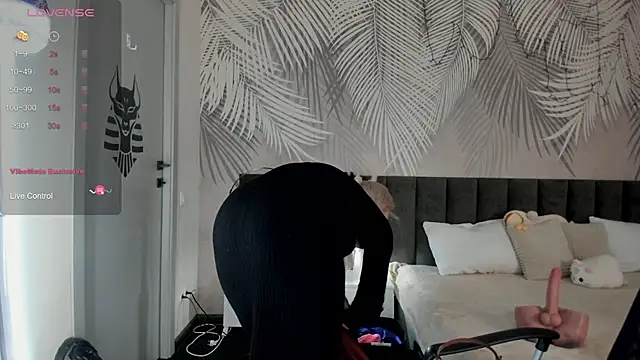 Kira Key online show from March 3, 2:07 am