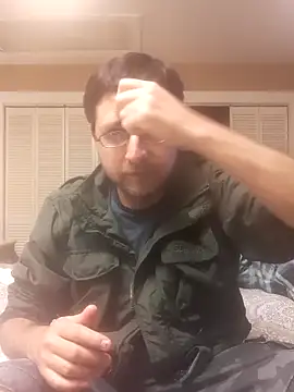 Snapshot of Gearsuit chatting on December 5, 3:37 am Gearsuit online show from December 5, 3:37 am