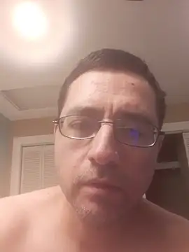 Snapshot of Gearsuit chatting on December 14, 10:25 pm Gearsuit online show from December 14, 10:25 pm