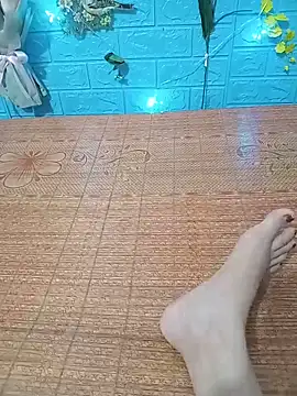 Snapshot of Thaohoa_love chatting on June 11, 9:24 pm Thaohoa love online show from June 11, 9:24 pm
