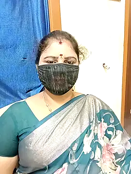 Snapshot of sushma26 chatting on November 25, 4:40 pm sushma26 online show from November 25, 4:40 pm