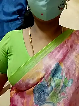 Snapshot of sushma26 chatting on August 3, 2:11 pm sushma26 online show from August 3, 2:11 pm
