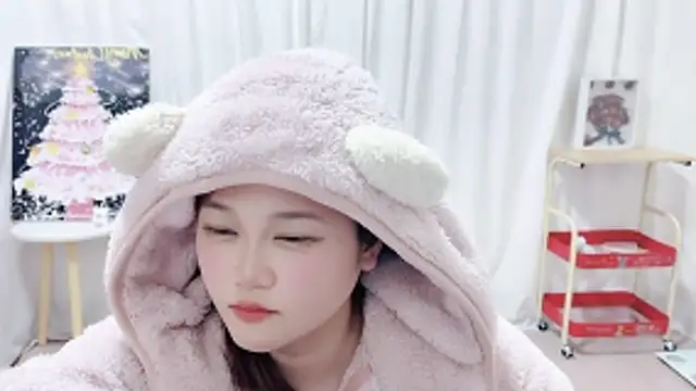 Snapshot of Dec-7758 chatting on March 15, 9:04 am Dec-7758 online show from March 15, 9:04 am