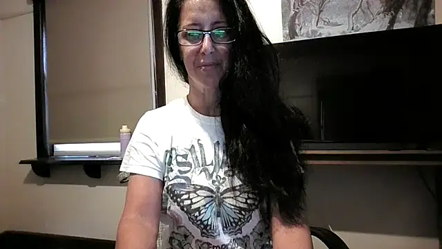 CleopatraGirl online show from May 3, 2:06 am
