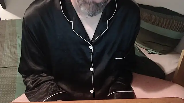 Snapshot of idiotpig66 chatting on March 8, 4:50 pm idiotpig66 online show from March 8, 4:50 pm