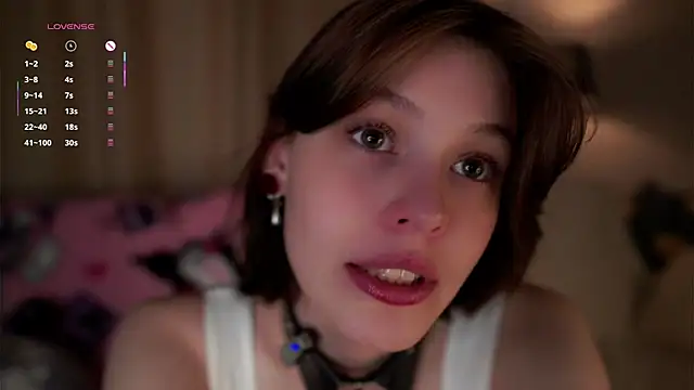 Snapshot of LurleneRamo chatting on October 2, 1:23 am LurleneRamo online show from October 2, 1:23 am