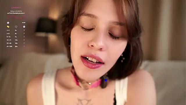 Snapshot of LurleneRamo chatting on October 17, 1:09 am LurleneRamo online show from October 17, 1:09 am