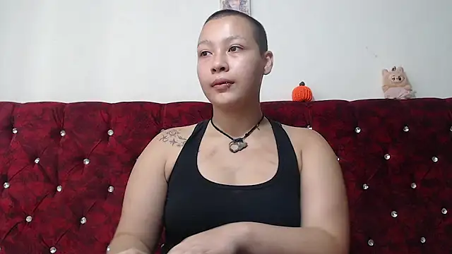 Snapshot of Cherry_vald chatting on November 10, 12:04 pm Cherry vald online show from November 10, 12:04 pm