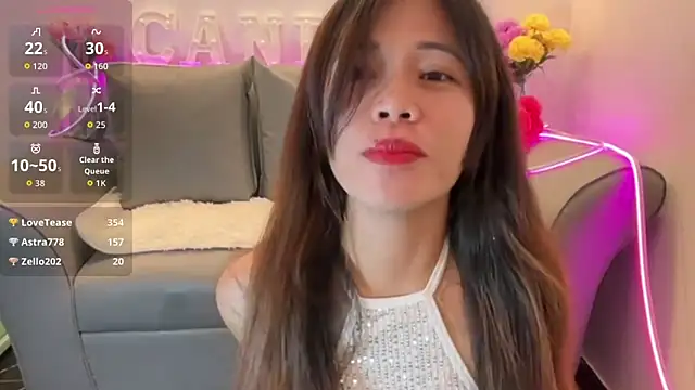 Snapshot of candiceempire chatting on November 8, 2:06 pm candiceempire online show from November 8, 2:06 pm