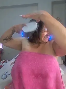 Vickysweeeettt online show from May 26, 7:43 pm