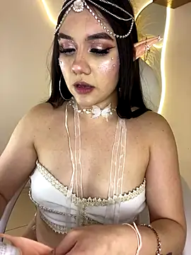 Zoe Serrat online show from October 31, 1:01 pm