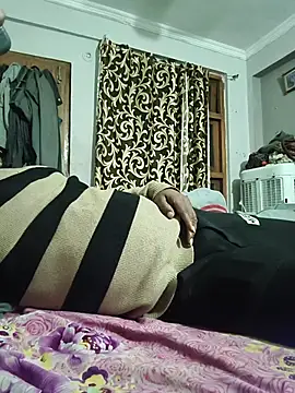 vardh033 online show from February 18, 5:53 pm