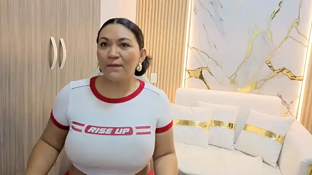 Snapshot of Madam_Hott chatting on September 15, 3:39 am Madam Hott online show from September 15, 3:39 am