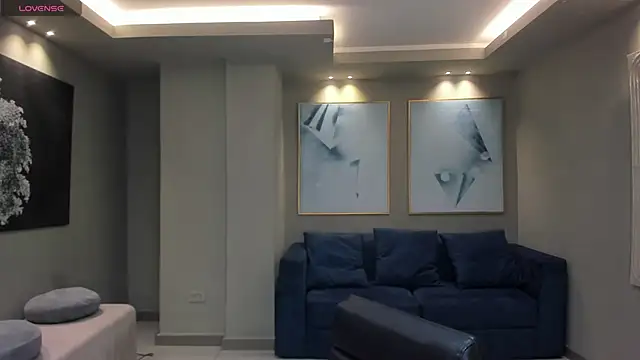 LeahNovac online show from September 10, 11:10 am