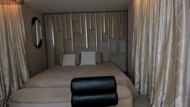 LeahNovac online show from October 23, 11:20 am