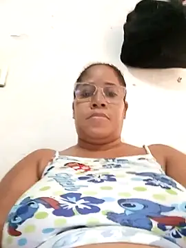 Snapshot of Big_ass_submissive chatting on May 9, 4:56 pm Big ass submissive online show from May 9, 4:56 pm
