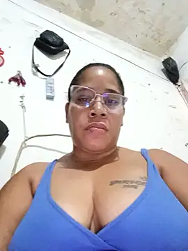 Snapshot of Big_ass_submissive chatting on June 1, 12:51 pm Big ass submissive online show from June 1, 12:51 pm