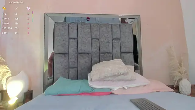  miss mia online show from February 24, 11:52 am