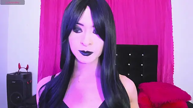 Snapshot of cutenaked_8 chatting on August 10, 12:04 am cutenaked 8 online show from August 10, 12:04 am