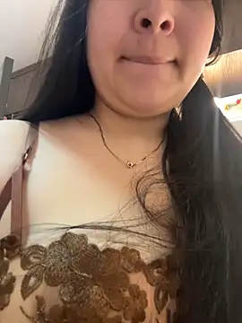 evelyn 1702 online show from July 8, 9:08 pm