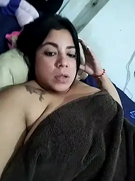 Snapshot of Georgina_Bigboobs chatting on October 17, 3:31 am Georgina Bigboobs online show from October 17, 3:31 am