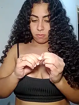 Snapshot of A_maddy chatting on November 25, 12:21 am A maddy online show from November 25, 12:21 am