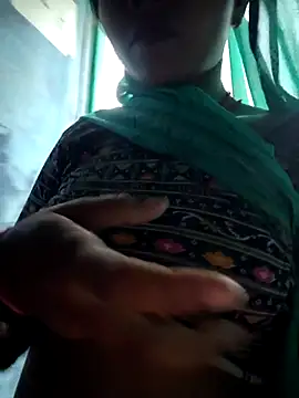 Snapshot of Monika_thakurr chatting on June 19, 12:53 pm Monika thakurr online show from June 19, 12:53 pm