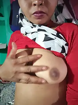 Snapshot of Monika_thakurr chatting on July 20, 1:13 pm Monika thakurr online show from July 20, 1:13 pm