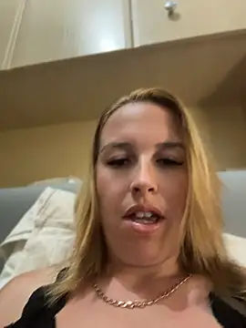 amberrose094 online show from August 9, 6:13 pm