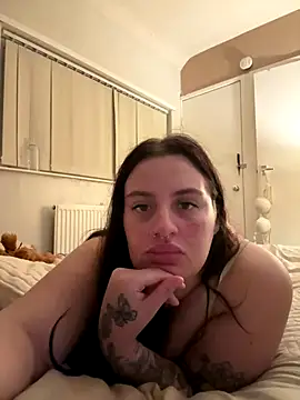 Snapshot of Victoriasteel chatting on November 4, 5:56 pm Victoriasteel online show from November 4, 5:56 pm