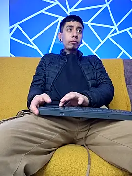 abnerdam01 online show from September 23, 3:42 am