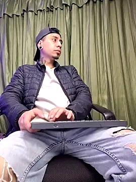 abnerdam01 online show from September 25, 11:58 am