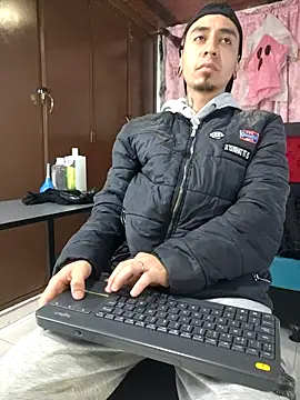 abnerdam01 online show from October 27, 11:58 am